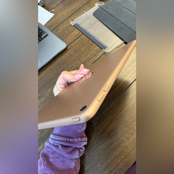 Apple iPad Mini 5 (Rose Gold) 64GB - LIKE NEW!!! Barely used. - Picture 4 of 7